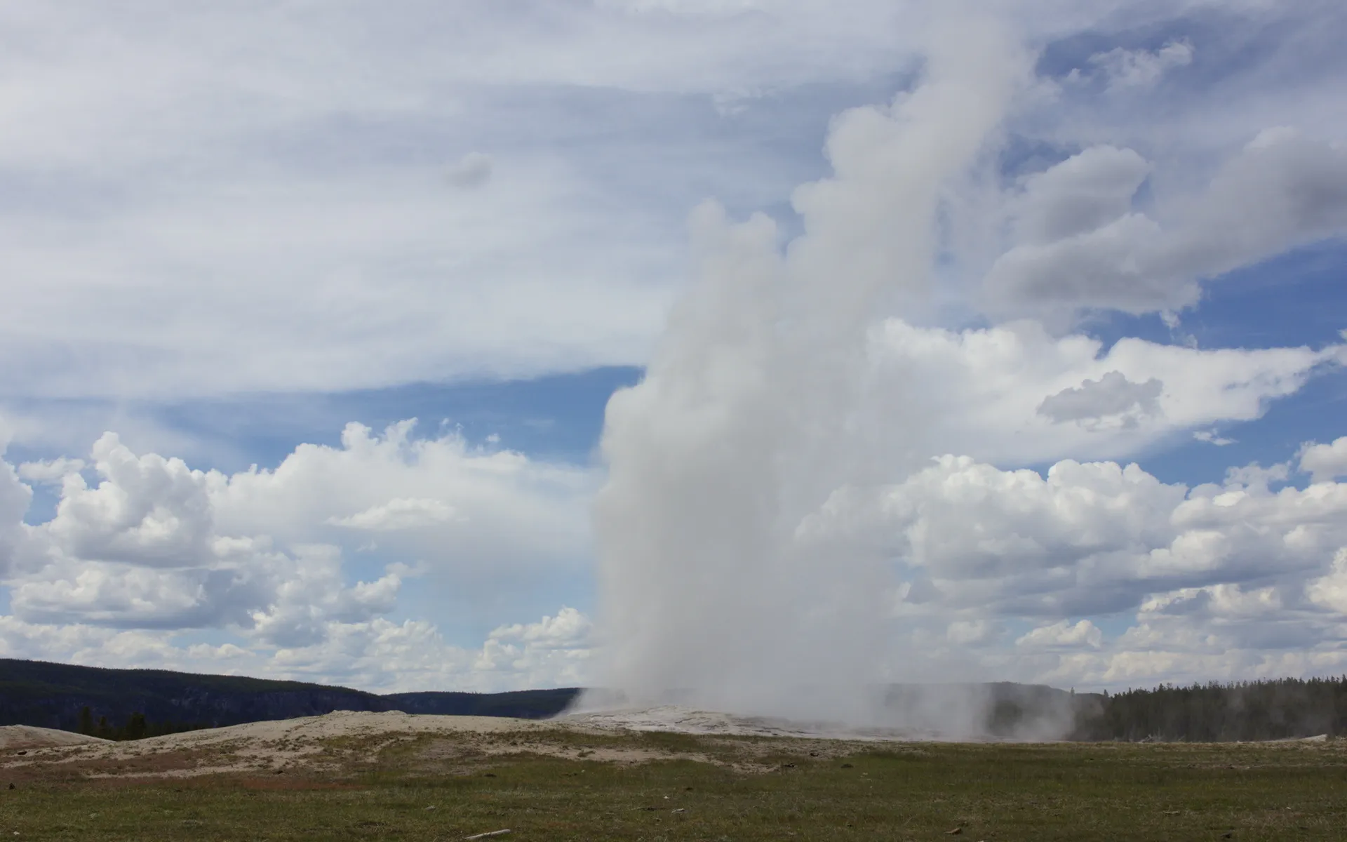 Yellowstone - photo 4